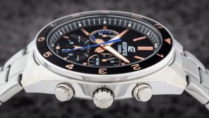 ساعت Casio EFV‑590D‑1AVUEF کرنوگراف اسپرت سری Edifice با صفحه مشکی، بند استیل و مقاومت آبی 100 متر