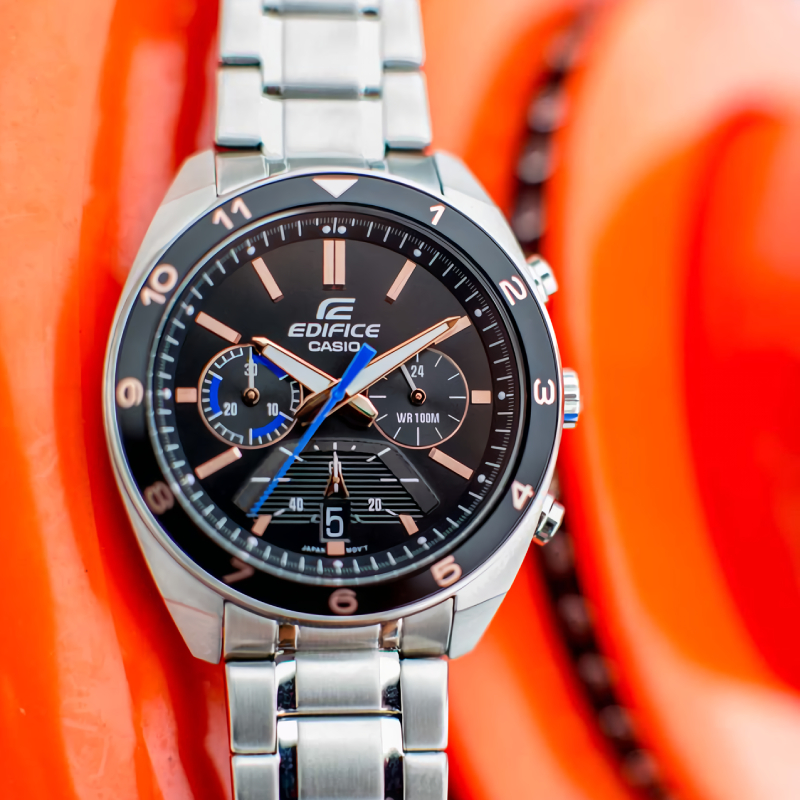 Casio-EFV-590D-1AVUEF-PIC4 ساعت Casio EFV‑590D‑1AVUEF کرنوگراف اسپرت سری Edifice با صفحه مشکی، بند استیل و مقاومت آبی 100 متر
