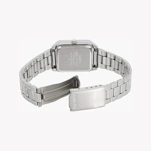 ساعت زنانه Casio LTP‑V007D‑2EUDF با طراحی مربعی کلاسیک، صفحه سفید و بند استیل ضدزنگ