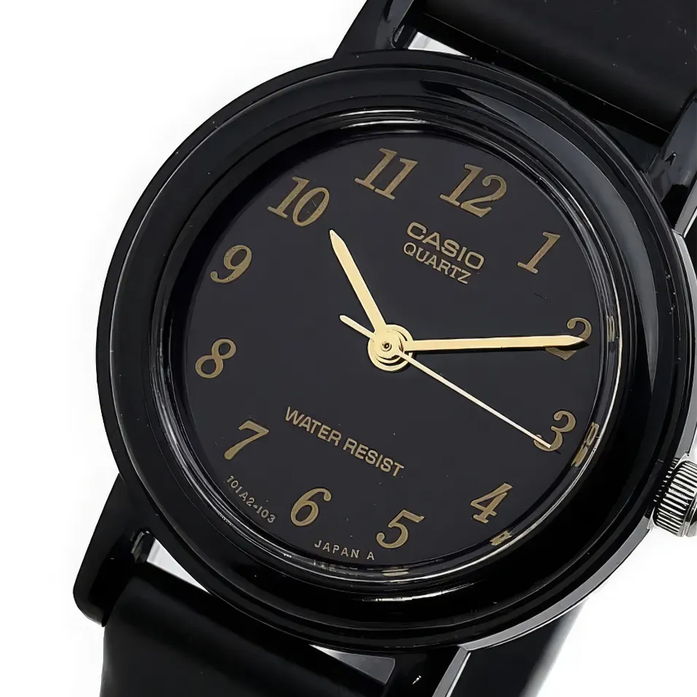 10-LQ139AMV-3 ساعت مچی زنانه Casio LQ‑139AMV‑1 با صفحه مشکی ساده، قاب مشکی سبک و بند رزینی مشکی؛ طراحی کوچک، مینیمال و فوقسبک مناسب استفاده روزمره