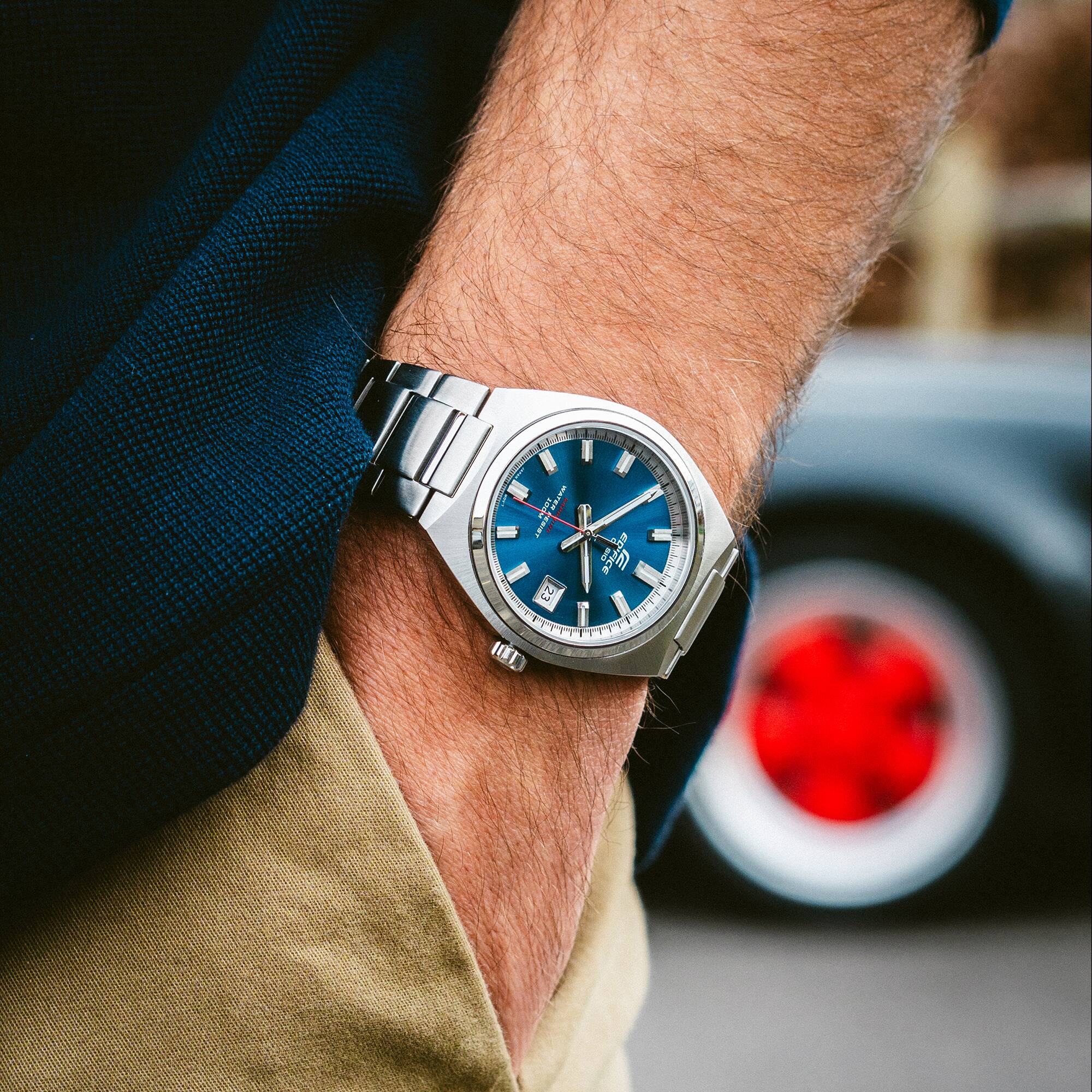 EFB-109D-2A-3 ساعت مچی مردانه Casio Edifice EFB‑109D‑2AVUDF با صفحه آبی تیره (Navy Blue)، قاب و بند استیل نقرهای، شیشه یاقوت کبود ضدخش، نمایش تاریخ و مقاومت آب ۱۰۰ متر مناسب استایل رسمی و روزمره