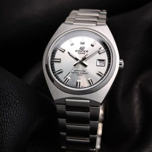 ساعت مچی مردانه Casio Edifice EFB‑109D‑7AVDF با صفحه سفید نقره‌ای اسپرت، قاب و بند استیل نقره‌ای، شیشه یاقوت کبود (Sapphire)، نمایش تاریخ و مقاومت آب ۱۰۰ متر مناسب استایل رسمی و روزمره