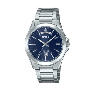ساعت مچی مردانه Casio MTP‑1370D‑2A2V با صفحه آبی کلاسیک، قاب و بند استیل نقره‌ای، نمایش روز و تاریخ، شیشه مینرال و مقاومت آب ۵۰ متر؛ مناسب استایل رسمی و روزمره شیک