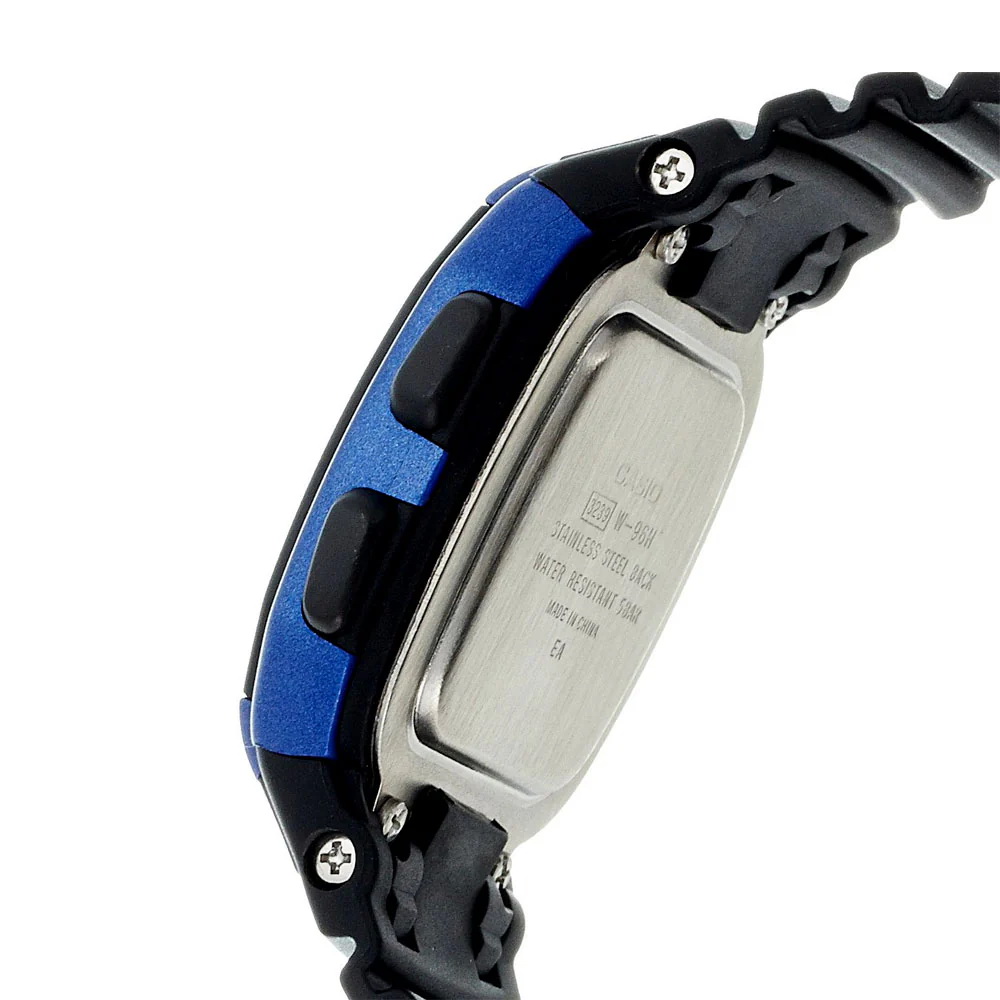 W-96H-2A-1 ساعت مچی دیجیتال مردانه Casio W‑96H‑2A با صفحه آبی، قاب و بند رزین مشکی، نمایش ساعت، تاریخ و روز هفته، نور LED و مقاومت 50 متری در برابر آب؛ مناسب استفاده روزمره و اسپرت